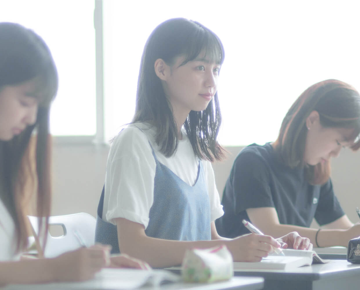 トップページ学校案内のメイン画像