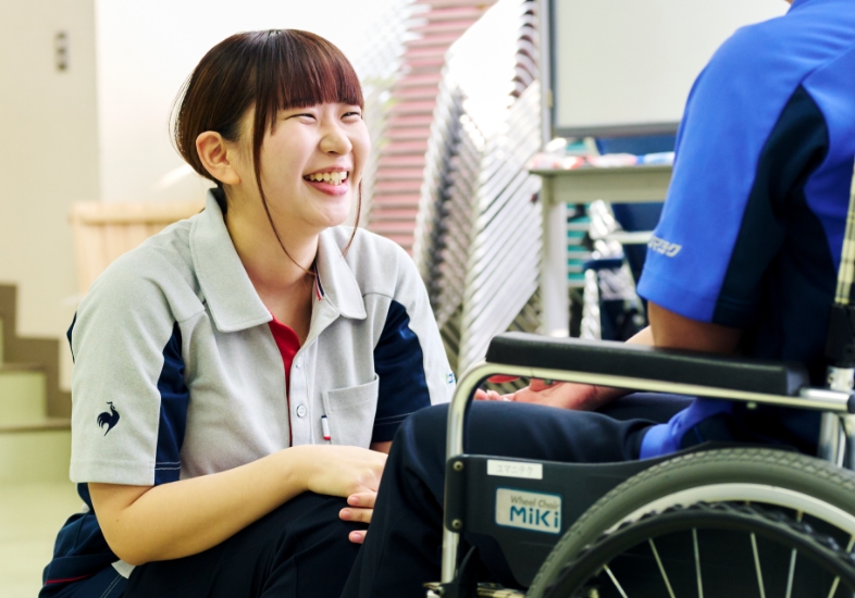 介護福祉学科スマホメイン画像